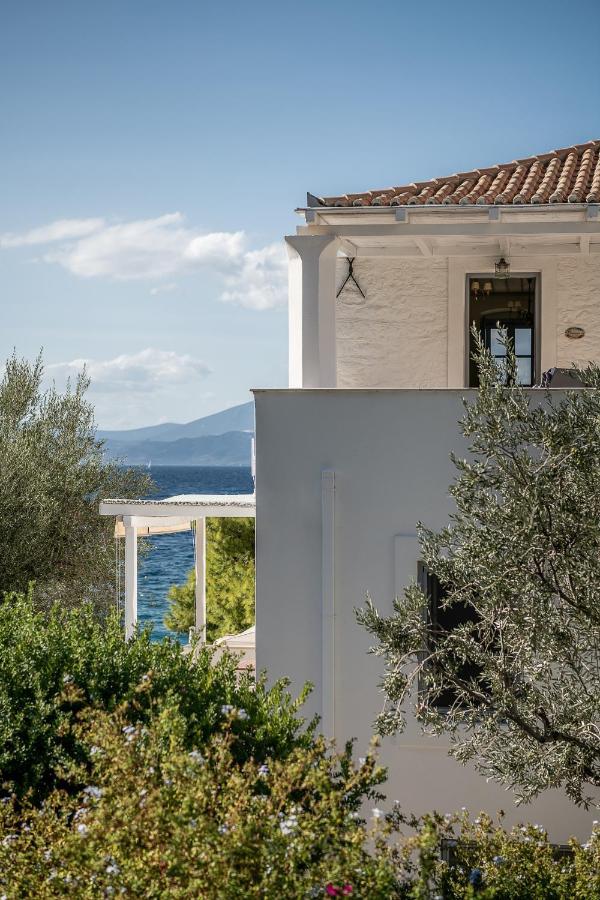 Four Seasons Hydra Luxury Suites ภายนอก รูปภาพ