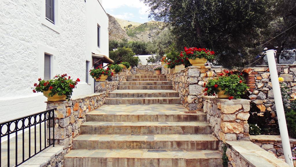 Four Seasons Hydra Luxury Suites ภายนอก รูปภาพ